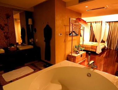 南宁养生会所的黄昏恋：当爱情遇上八十岁